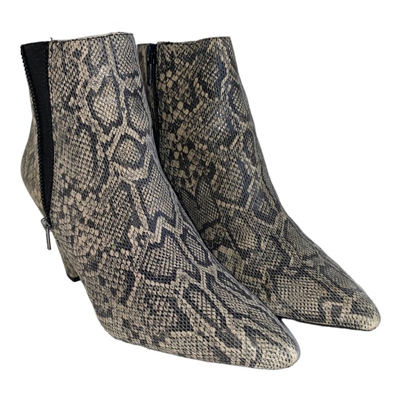 Aerosoles Heel Rest Rock On Ankle Bootie White Black Leather Snake Print sz 7.5 - Picture 3 of 13